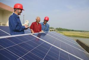 能源局局長(zhǎng)：繼續(xù)推進(jìn)光伏扶貧等工作