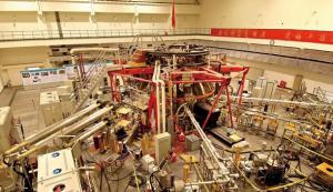 中核成功研制全球首臺人造太陽真空室內(nèi)部件熱氦檢漏設(shè)備