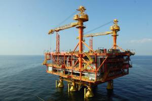 我國首次自主集成的世界級“海上油氣處理廠”成功交付