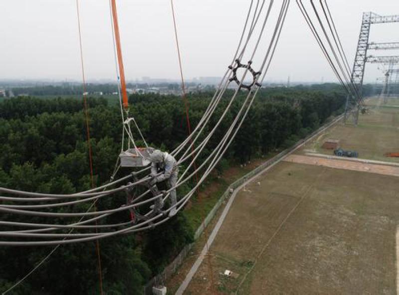 世界首臺±1100千伏換流變壓器運抵新疆準東開發區