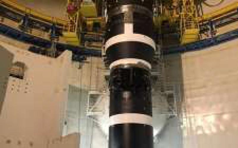 田灣5號機組首臺蒸汽發生器吊裝就位