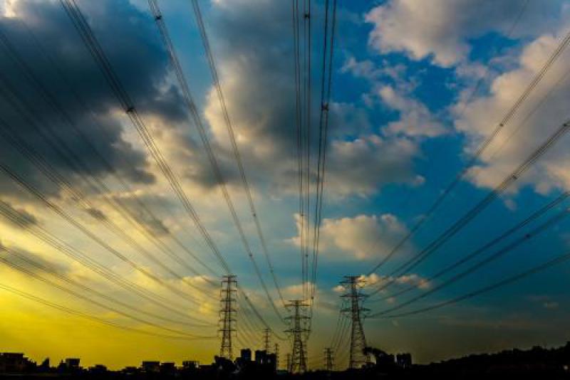 特高壓：全國(guó)一張網(wǎng) 高效優(yōu)化配置資源