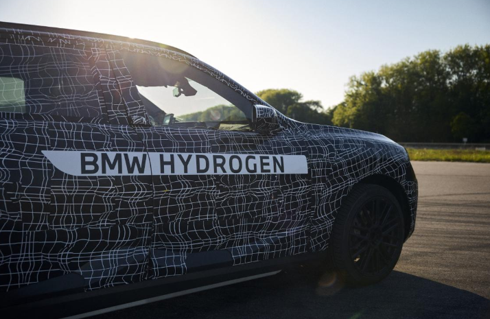 寶馬X5首次向全球市場提供氫燃料電池動(dòng)力系統(tǒng)選項(xiàng)